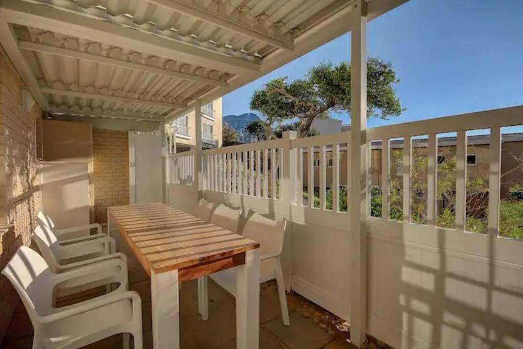 Camps Bay With Private Patio * Cidade Do Cabo